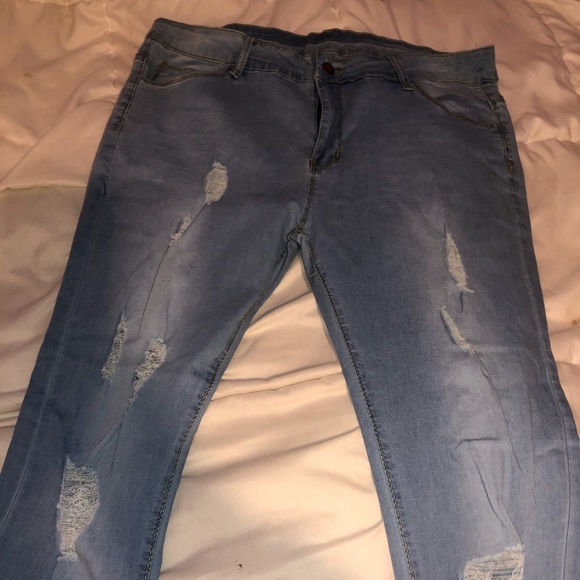 NWOT Ripped Jeans - Picture 2 of 4